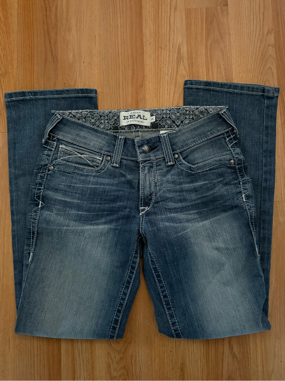 Ariat REAL Denim Distressed Blue Jeans size 28